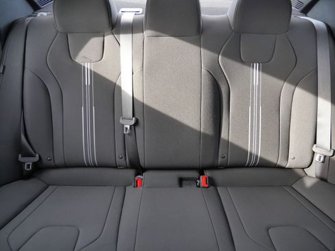 Certified 2025 Hyundai Elantra Sport image 13