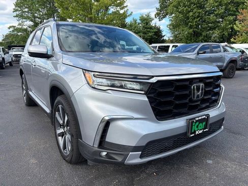 Used 2023 Honda Pilot Touring image 5