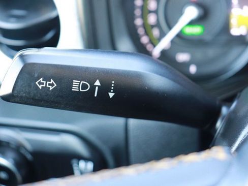 Used 2024 Jeep Wrangler Sahara image 23