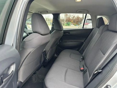 Used 2025 Toyota Corolla Cross LE image 10