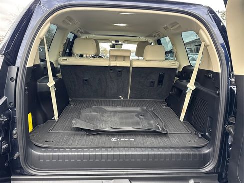 Used 2021 Lexus GX 460 Premium image 18