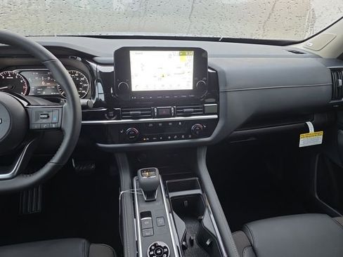 New 2025 Nissan Pathfinder SL w/ SL Premium Package image 22