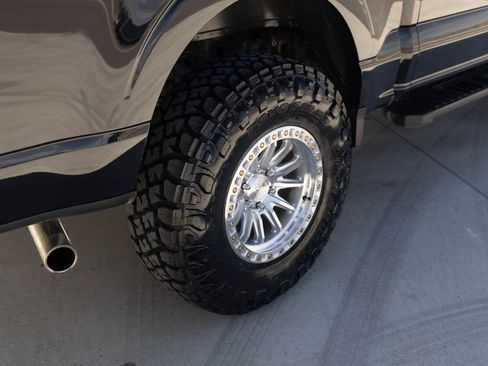 Used 2022 Ford F150 Lariat image 11