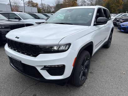 New 2025 Jeep Grand Cherokee Limited w/ Black Appearance Package