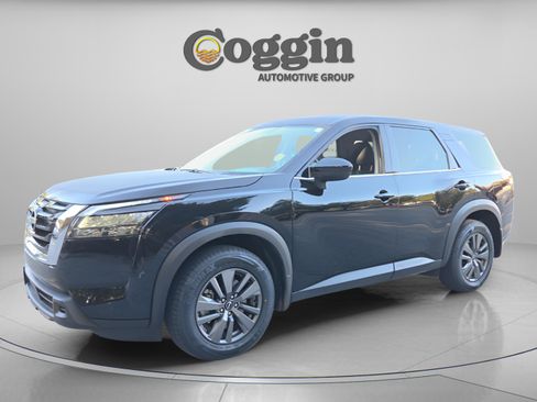 Used 2024 Nissan Pathfinder S FWD image 1
