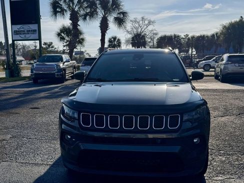 Used 2023 Jeep Compass Latitude image 2