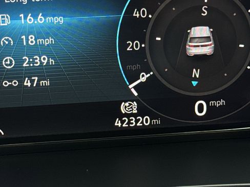 Certified 2024 Volkswagen Atlas Cross Sport SE w/ Black Wheel Package image 12