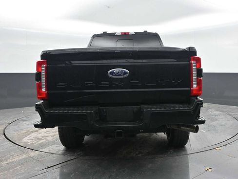 Used 2024 Ford F250 Lariat w/ Sport Appearance Package image 8