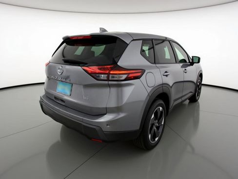 Used 2025 Nissan Rogue SV image 9