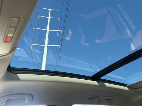 Used 2021 Volkswagen Atlas SEL Premium image 18