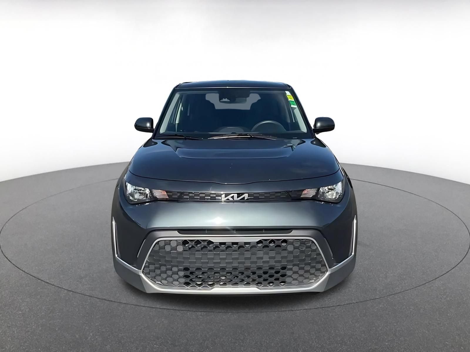 Used 2025 Kia Soul LX w/ LX Technology Package FWD image 4