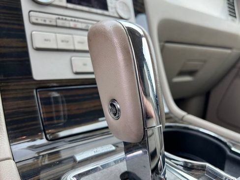 Used 2009 Lincoln Navigator 4WD image 22
