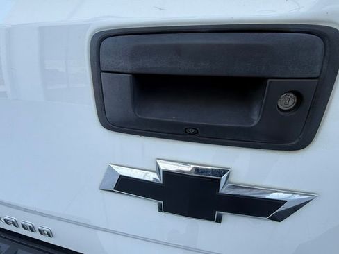 Used 2018 Chevrolet Silverado 1500 Custom w/ Custom Value Package image 18