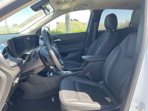 Used 2024 Buick Encore GX Sport Touring FWD image 18