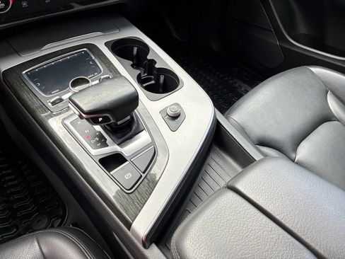 Used 2018 Audi Q7 2.0T Premium Plus AWD/4WD image 18