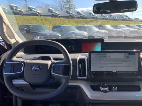 New 2025 Ford Expedition Active RWD image 27