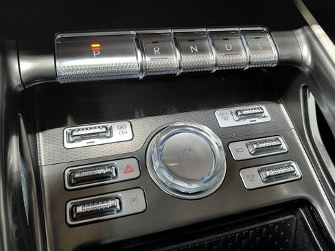 Used 2025 Lincoln Nautilus Premier image 29