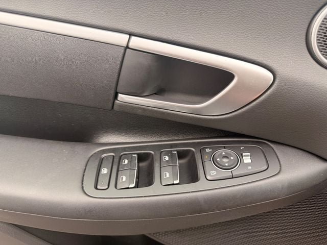 Used 2026 Hyundai Sonata SE FWD image 7