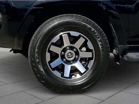 Used 2024 Toyota 4Runner TRD Off-Road image 11