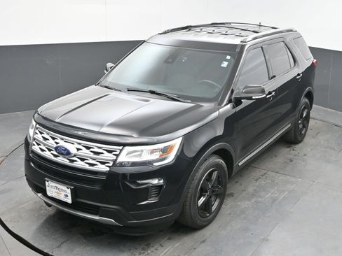 Used 2018 Ford Explorer XLT w/ Equipment Group 201A image 31