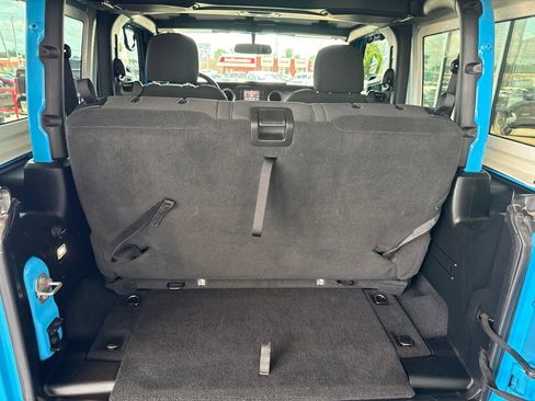 Used 2021 Jeep Wrangler Sport AWD/4WD image 12