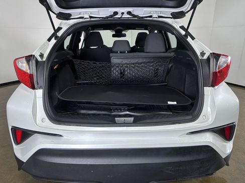 Used 2018 Toyota C-HR XLE image 24