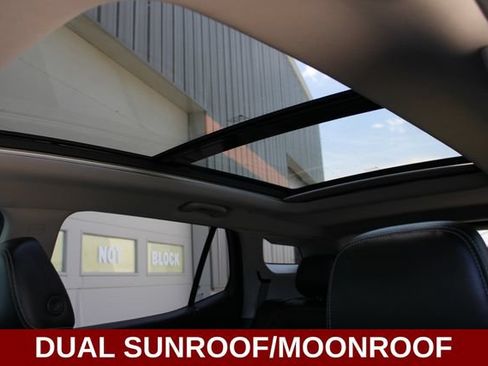 Used 2022 GMC Terrain SLT w/ GMC Pro Grade Package AWD/4WD image 7