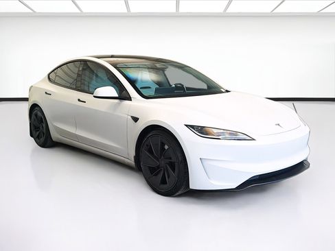 Used 2024 Tesla Model 3 Performance image 3