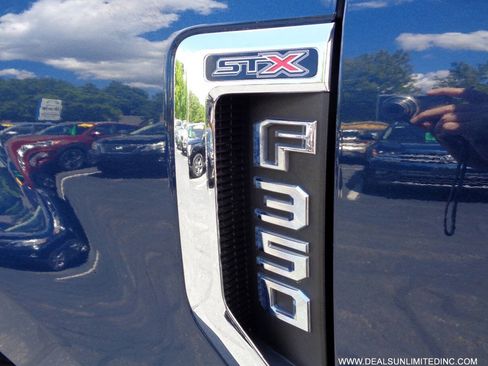 Used 2017 Ford F350 XL AWD/4WD image 5