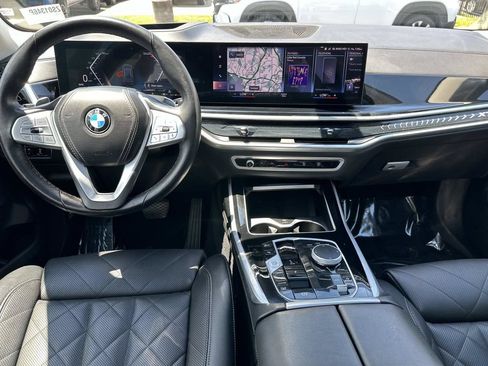Used 2023 BMW X7 xDrive40i w/ Climate Comfort Package AWD/4WD image 9