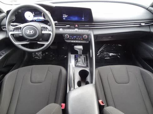 Used 2024 Hyundai Elantra SEL FWD image 10