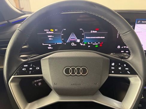 Used 2025 Audi Q5 Premium w/ Convenience Package image 12