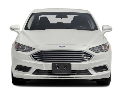 Used 2018 Ford Fusion SE w/ Fusion SE Technology Package FWD image 5