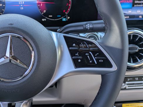 New 2026 Mercedes-Benz GLB 250 image 18