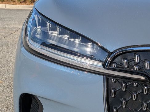 Certified 2025 Lincoln Aviator Reserve image 12