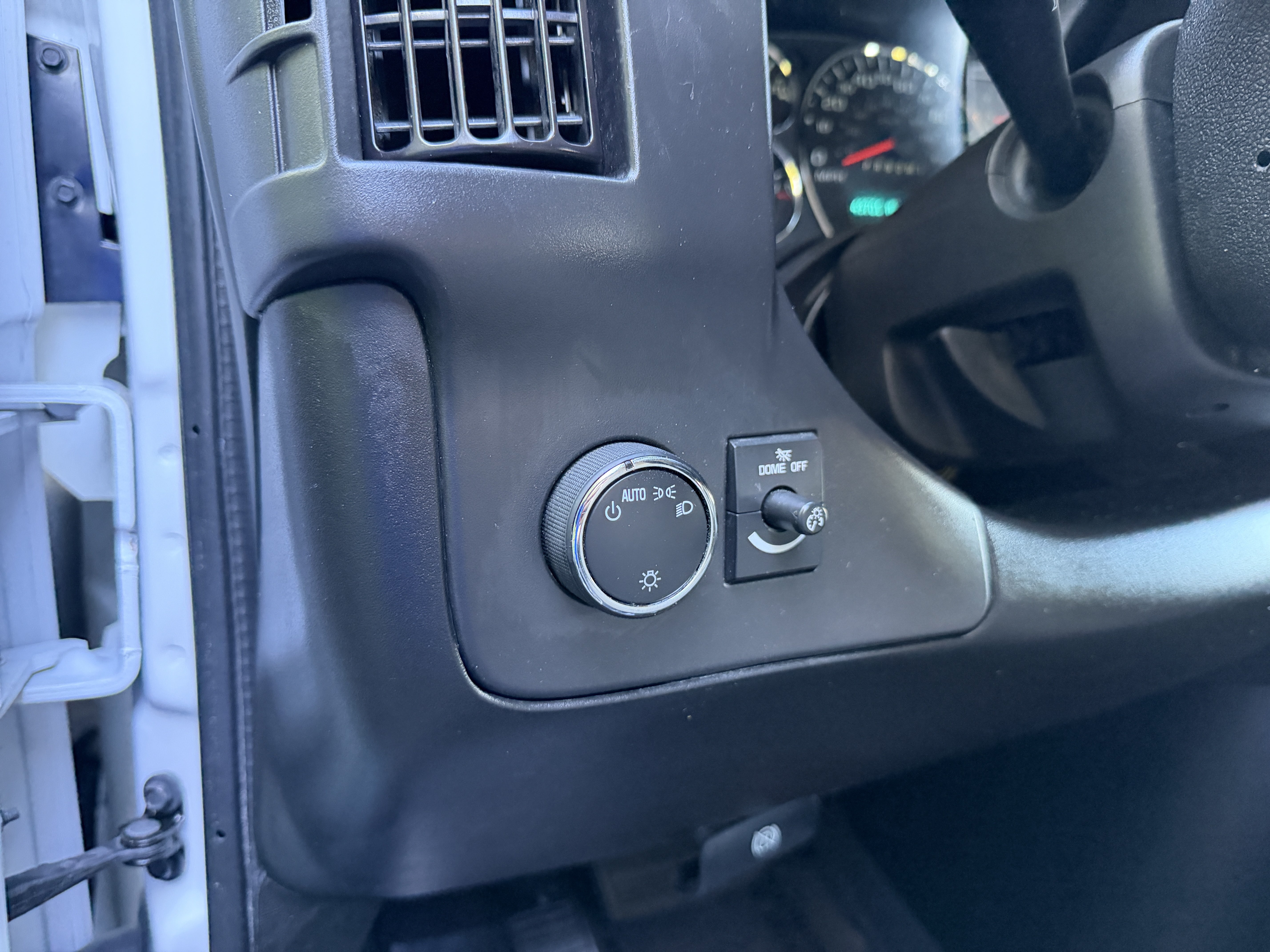 Used 2025 GMC Savana 3500 LT w/ LT Preferred Equipment Group RWD image 13
