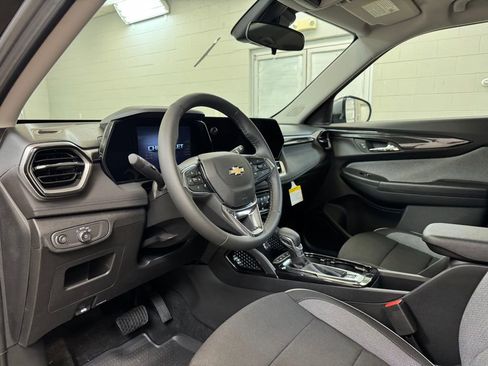 New 2026 Chevrolet TrailBlazer LT w/ LT Cold Weather Package AWD/4WD image 13