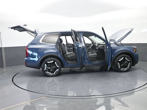 Used 2024 Kia Telluride S FWD image 69