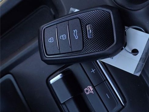 Used 2023 GMC Sierra 1500 AT4X image 32