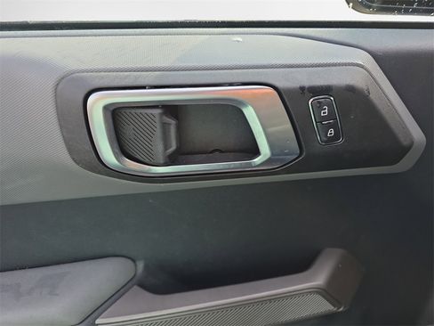 Used 2023 Ford Bronco Black Diamond image 14