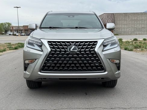 Used 2020 Lexus GX 460 Premium w/ Premium Package image 7