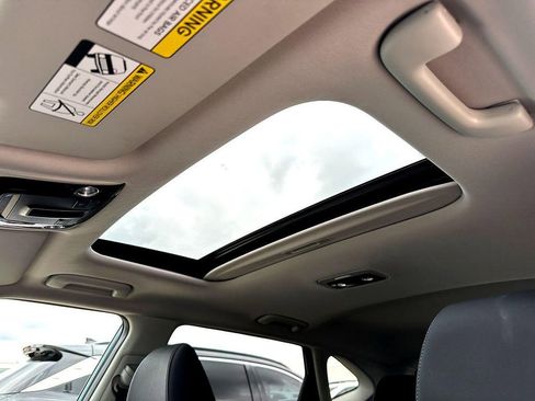 Used 2024 Kia Seltos EX image 19