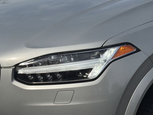 Certified 2023 Volvo XC90 B5 Plus w/ Protection Package Premier image 6