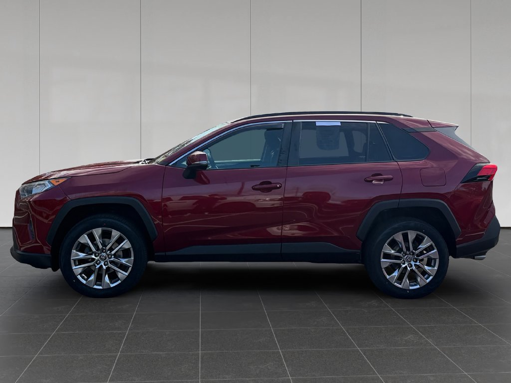 Used 2021 Toyota RAV4 XLE Premium AWD/4WD image 2