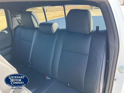 Used 2018 Toyota Tacoma TRD Sport w/ Technology Package image 20