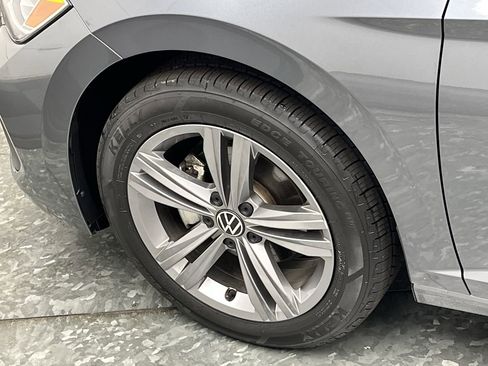 Used 2023 Volkswagen Jetta SE w/ Panoramic Sunroof Package image 32