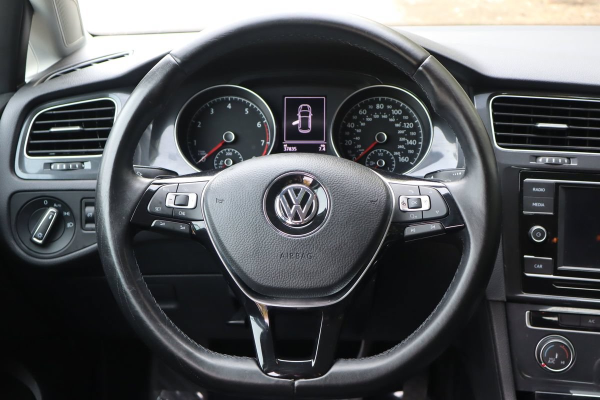 Used 2018 Volkswagen Golf S FWD image 18