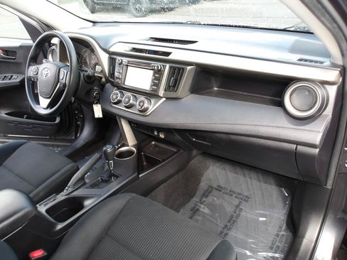 Used 2015 Toyota RAV4 LE AWD/4WD image 13