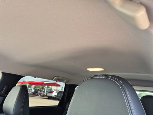 Used 2024 Mitsubishi Outlander SEL image 34