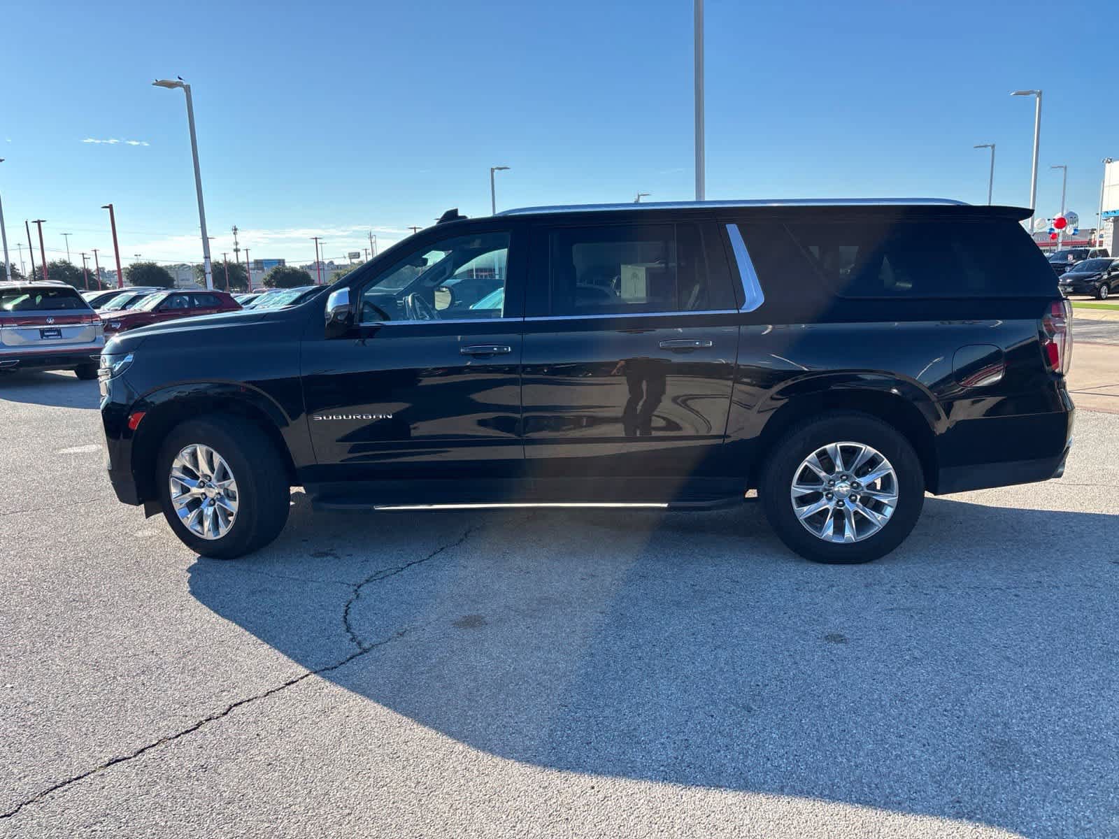 Used 2022 Chevrolet Suburban Premier w/ Premium Package AWD/4WD image 9